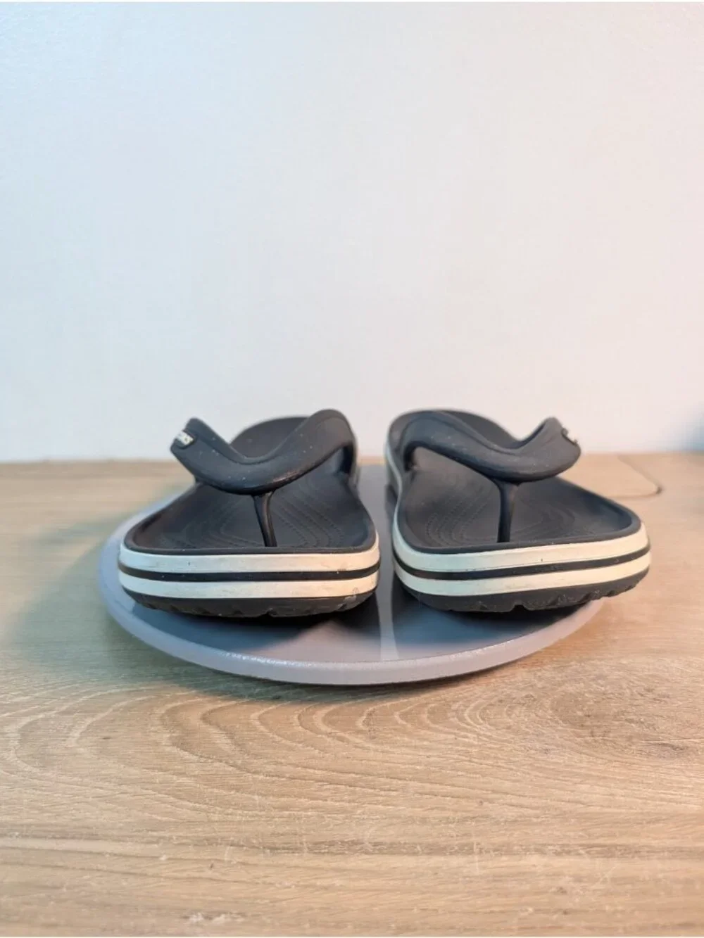 Crocs Bayaband Flip Flops Men's 8 Women's 10 Black White Sandals Shoes